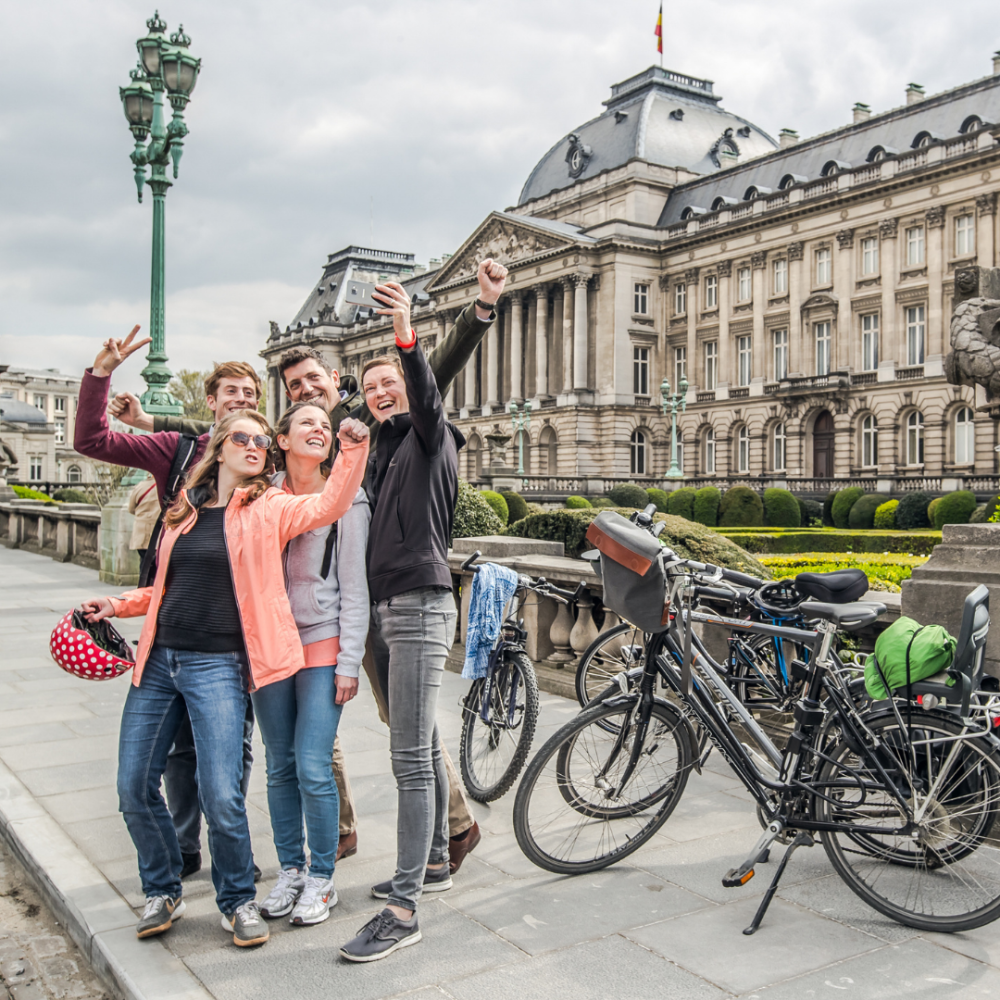 A vélo devant le Palais Royal - groupe entreprise - Bruxelles